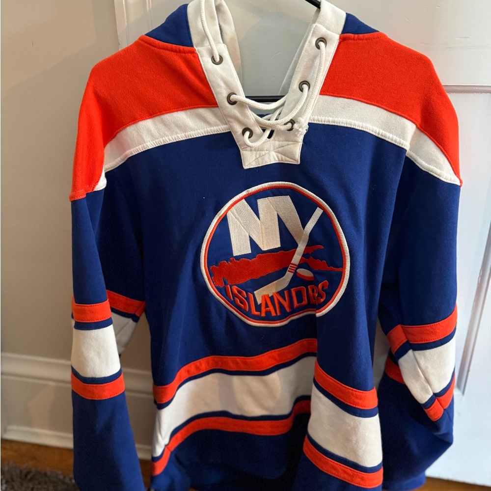 New York Islanders Hoodie, lightly worn, size Sm